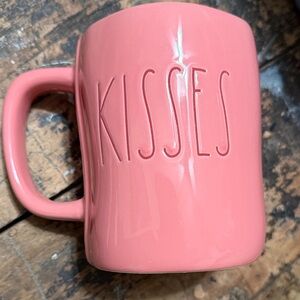 Rae Dunn Kisses & Hugs Artisan Collection Mug NWOT